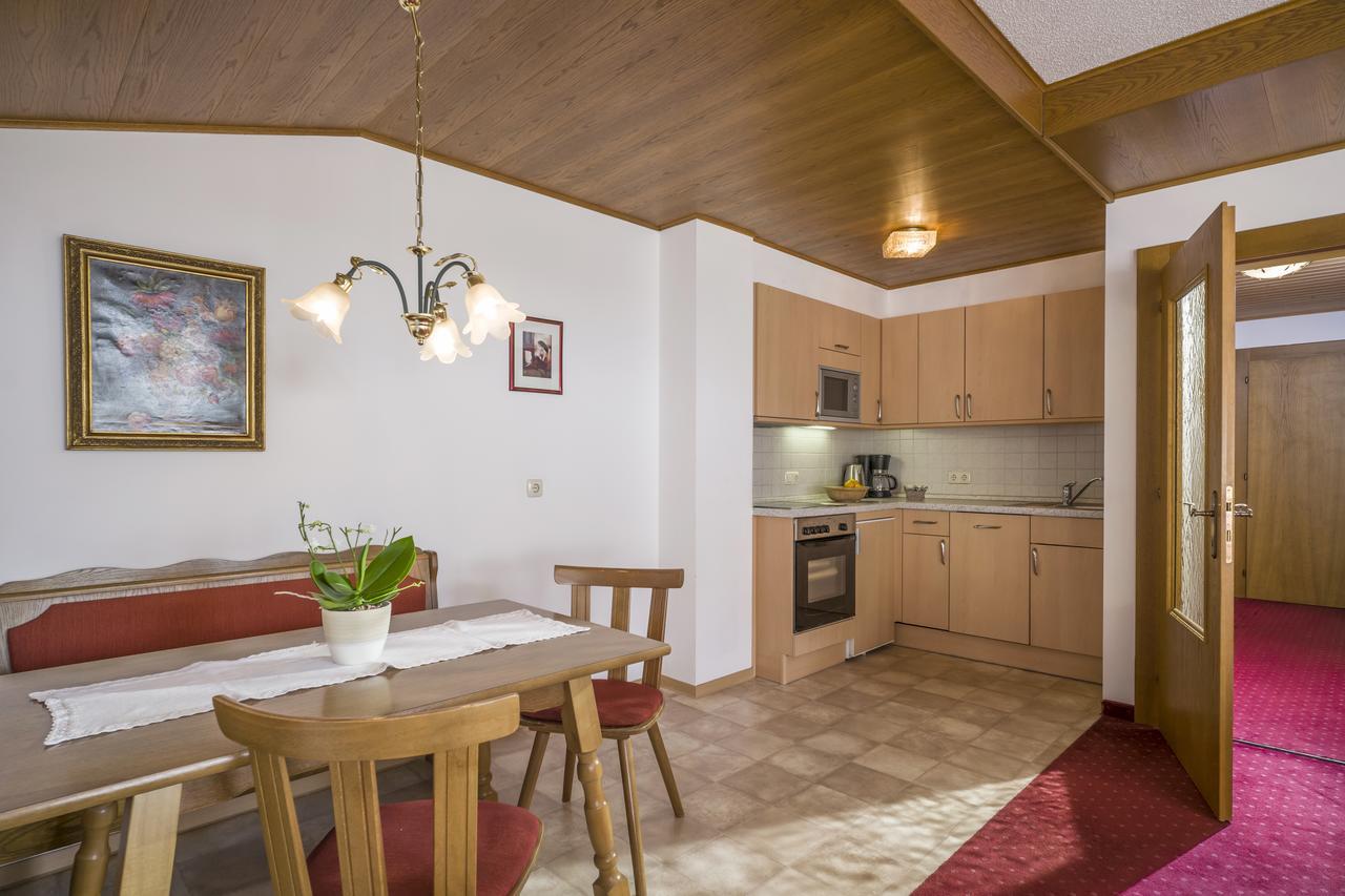 Christian Apartment *